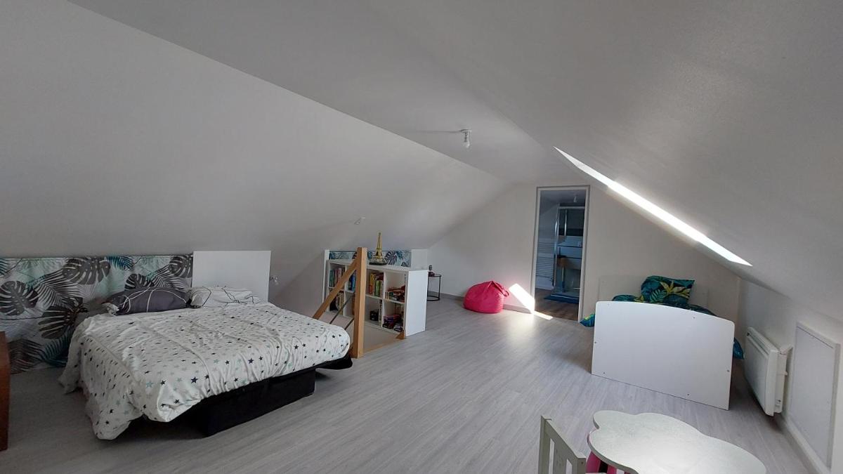 3 Chambres d'hôtes au calme avec jardin à Vibraye - Perche 2h de Paris - 45 min circuit 24h du Mans - Housity