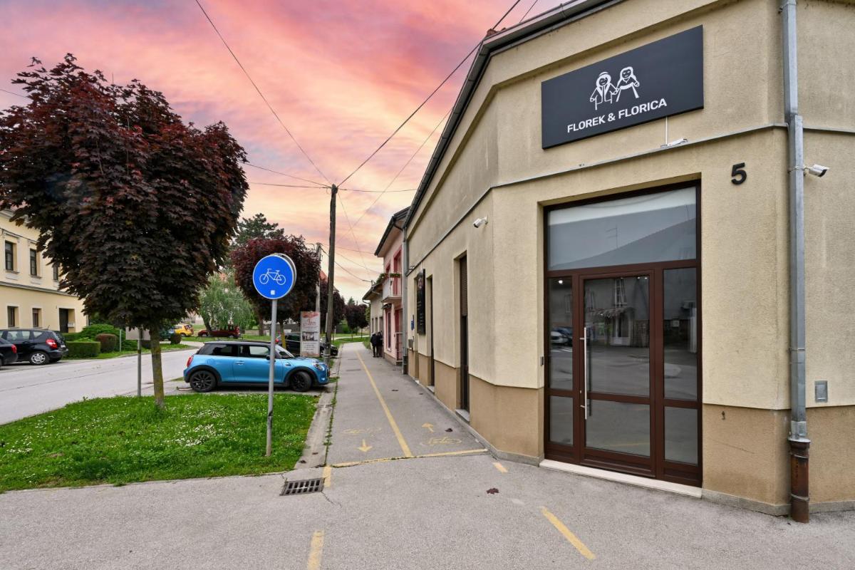 Rooms Florek & Florica - Housity