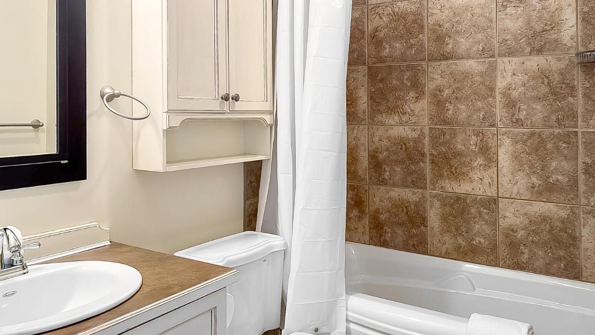 The Mont-Tremblant Hideaway by InstantSuites - Housity