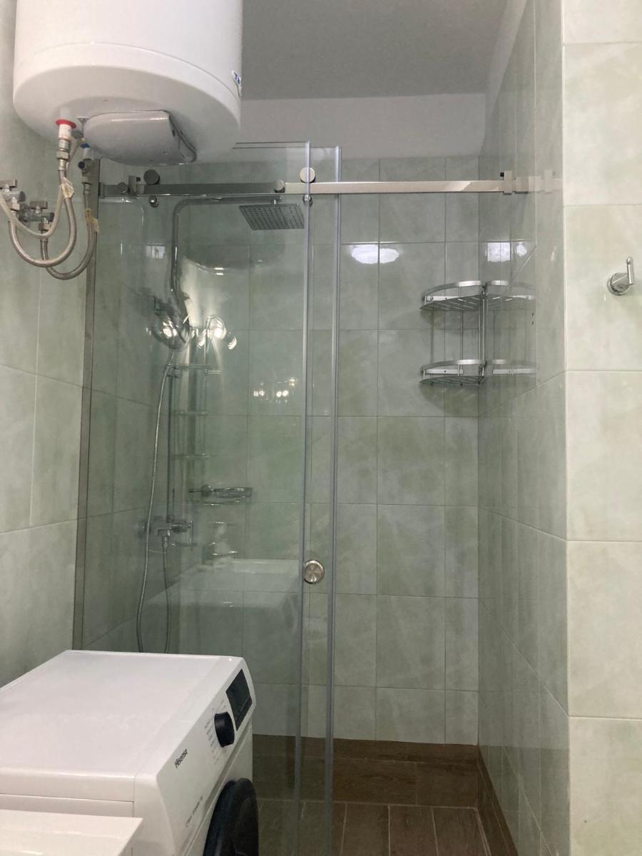 Suitetrails - Arbi's Pool View Apartment