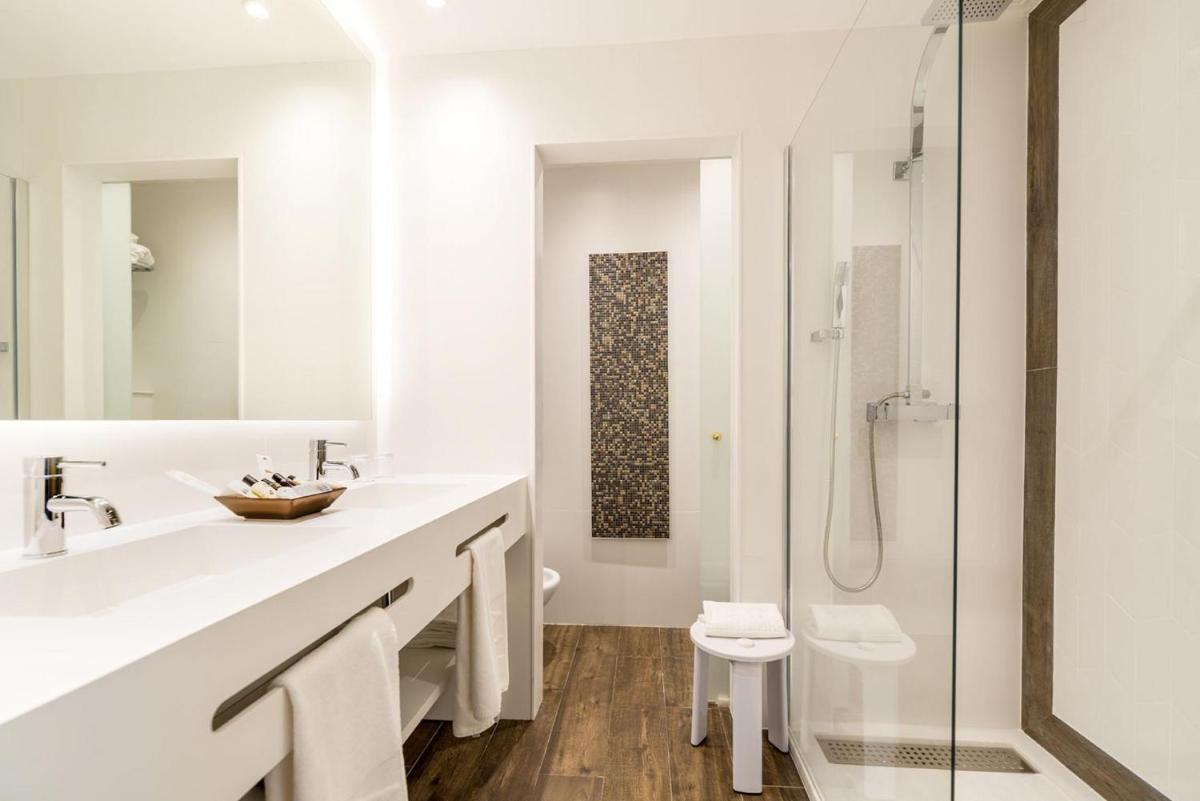 Un baño de Hotel Santa Marta