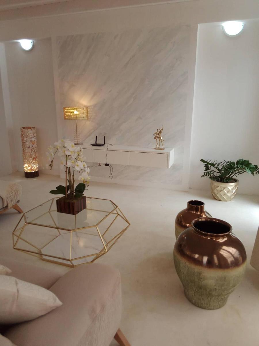 Villa Cristina Alojamento, Praia de Chaves, Boa Vista, Cape Verde, WI-FI - Housity