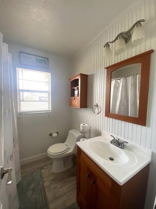 Beautiful Canal & Gulf Waterfront Home - Housity