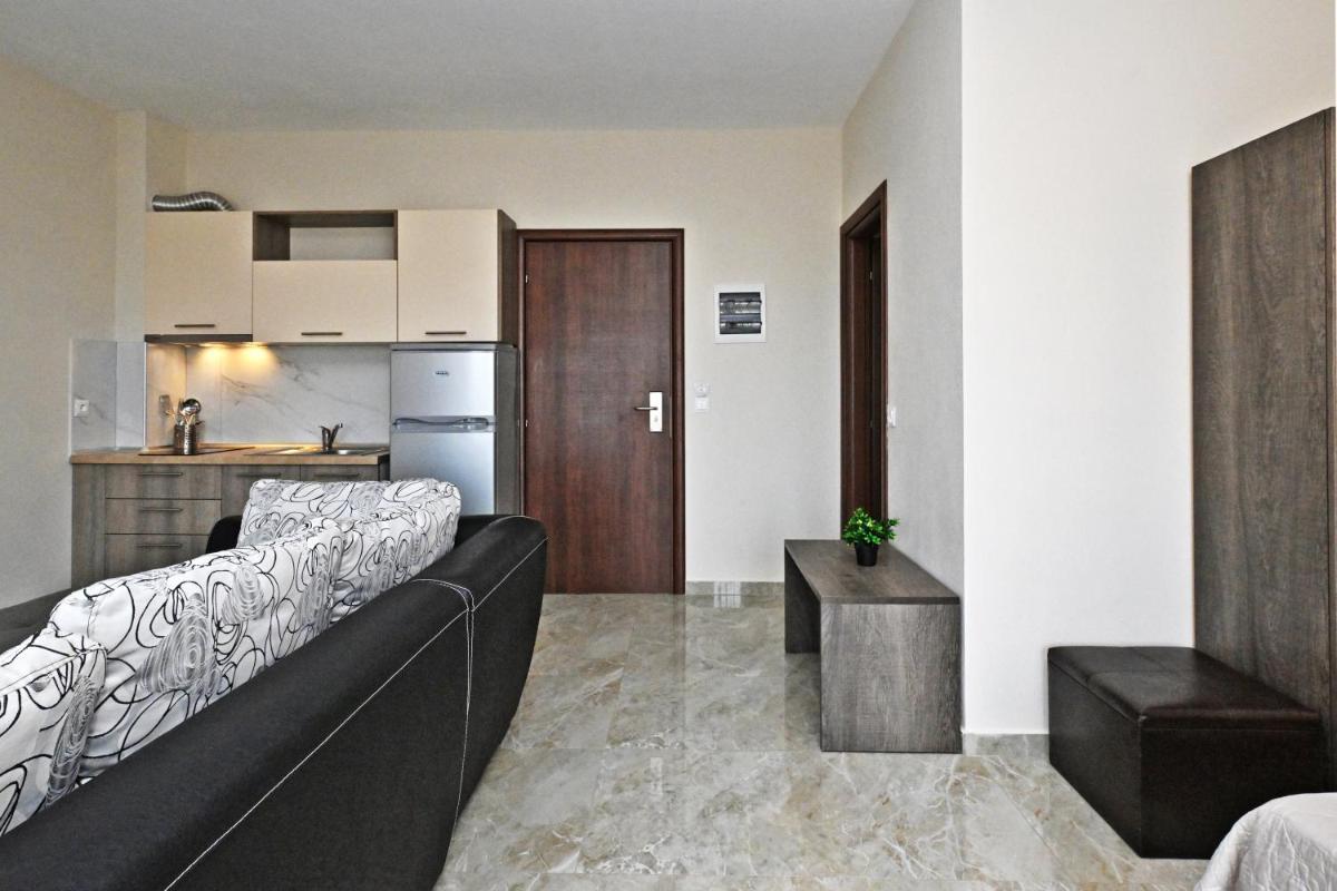 Sinodinos Deluxe Apartments - Housity