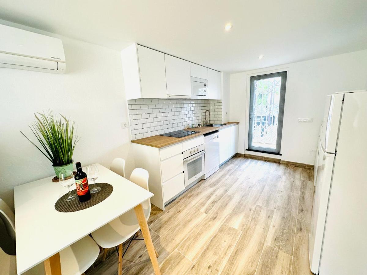 Lovely Apartment in Sagaró Center with Garden, AACC & WI-FI - Couples & Small Families - Housity