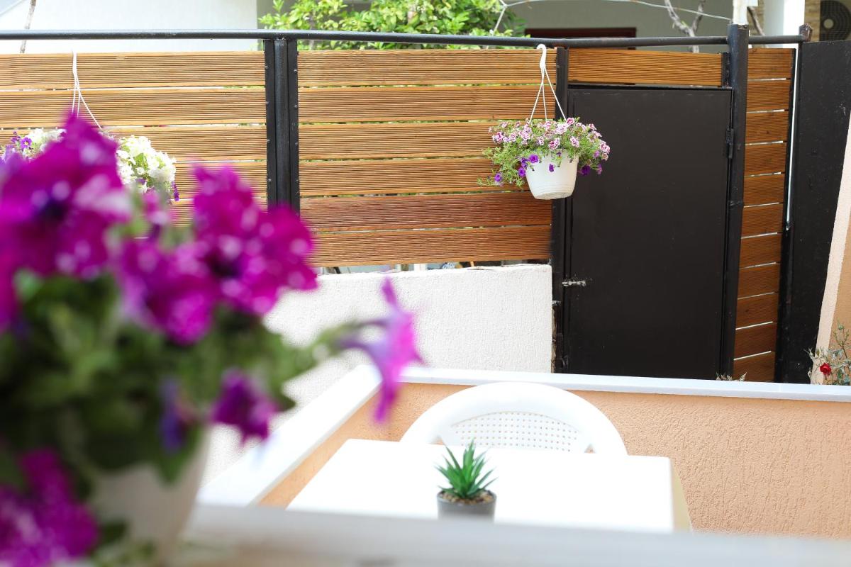 Vila Feliz - Premium Rooms with Free Private Parking - Housity