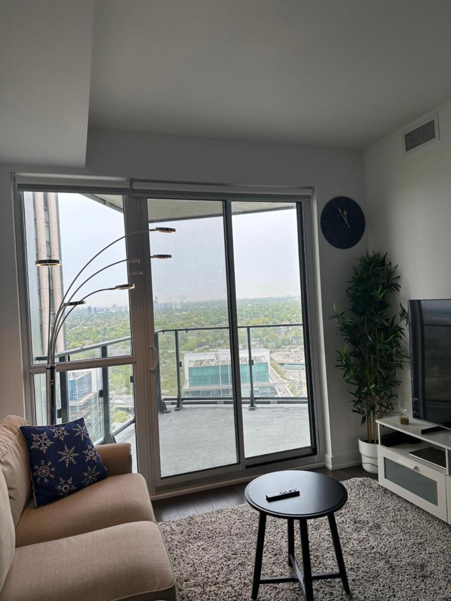 1 Bedroom Condo - Housity