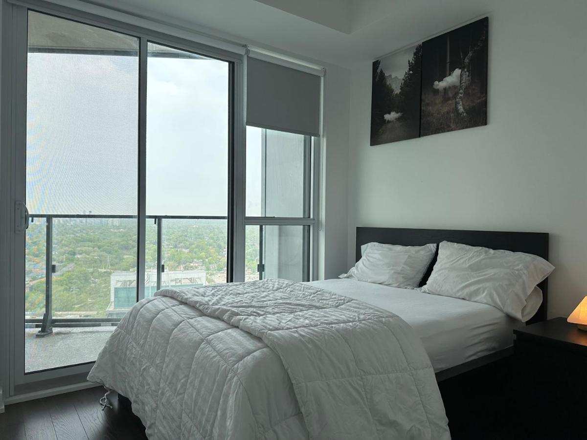 1 Bedroom Condo - Housity