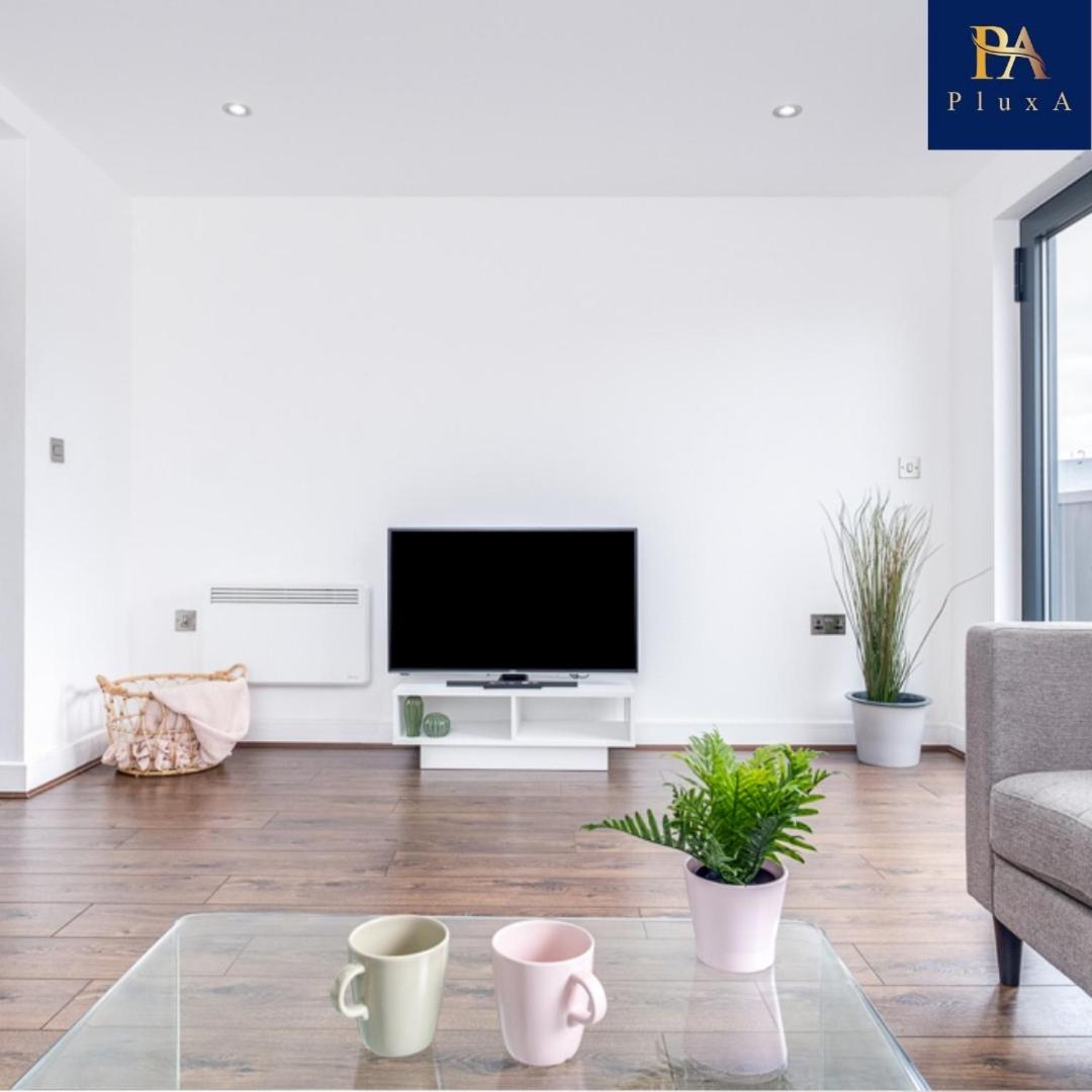 Pluxa Rose Quartz Luxury Stay - Housity