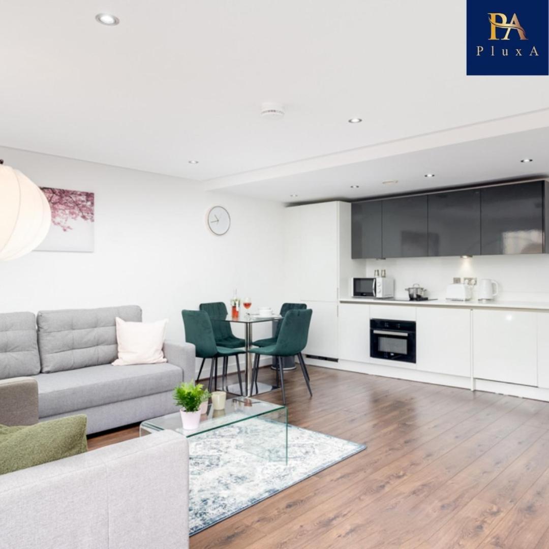 Pluxa Rose Quartz Luxury Stay - Housity
