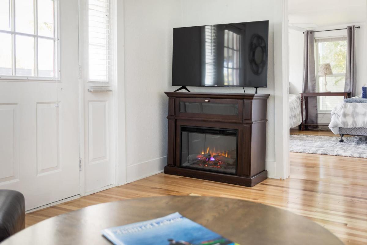 Ames Cottage Elk Rapids - Housity