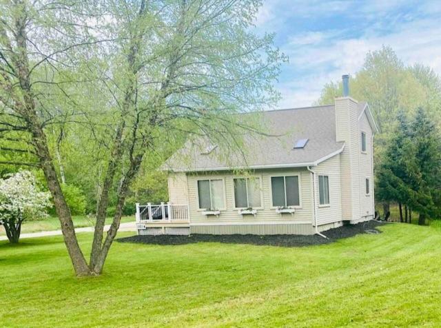 Cozy Canadian Lakes Cottage - Housity