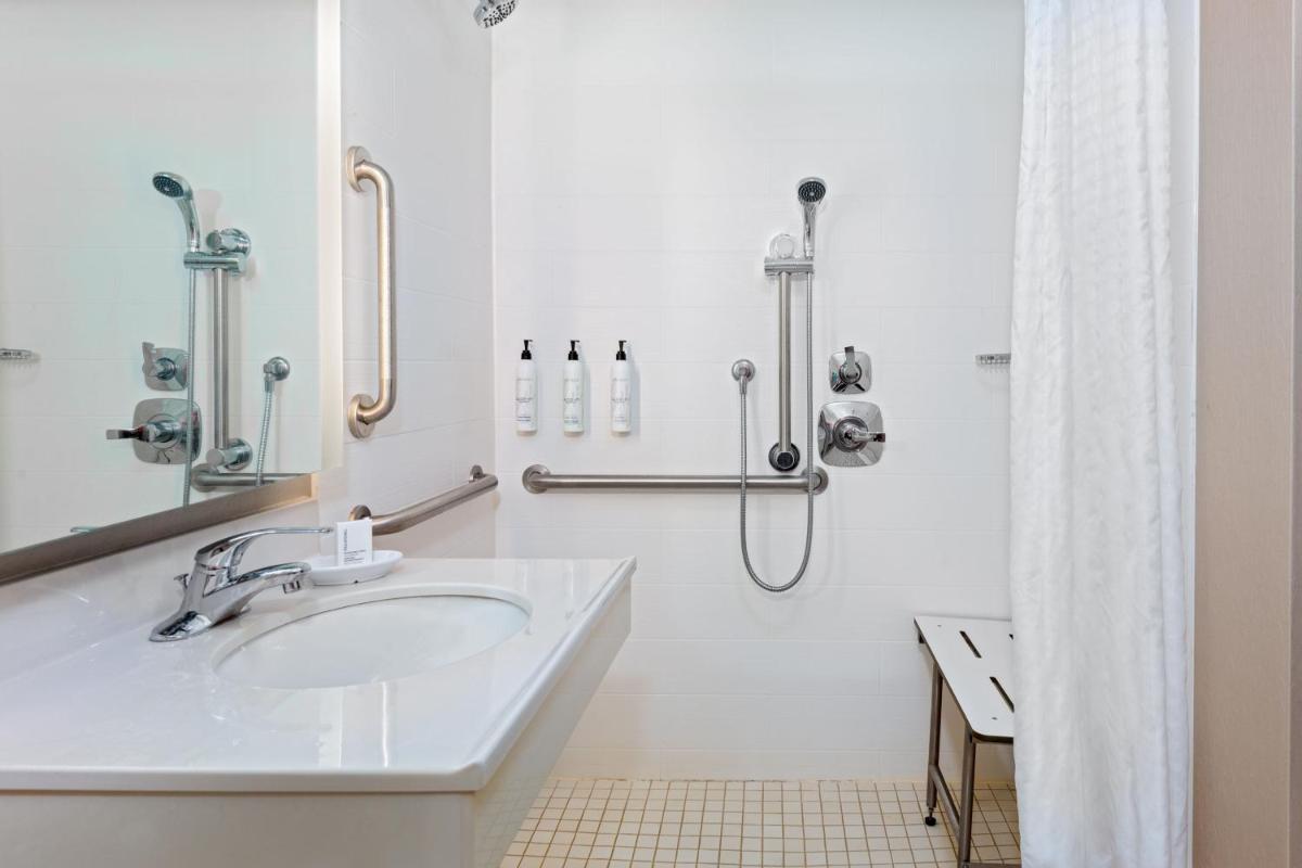 SpringHill Suites Asheville - Housity