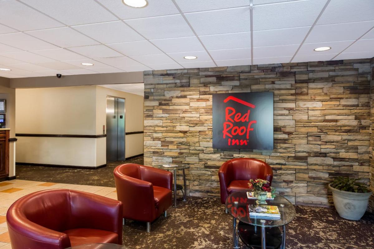 Red Roof Inn Hendersonville - Housity