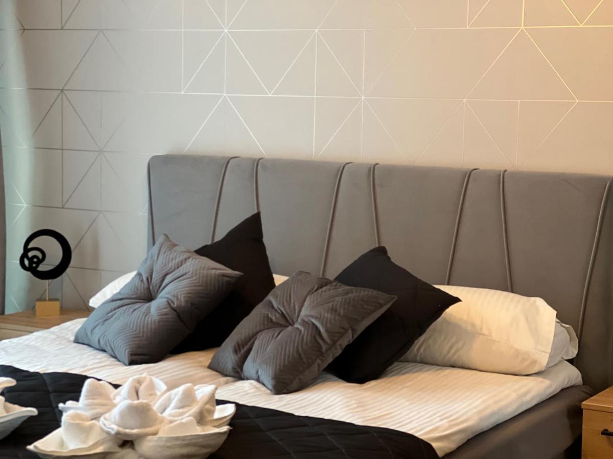 Family & Business Elegant Apartments, Kadzielnia, WDK, Stadion Korona -1 Bedroom, Terrace, Garage, NEW! - Housity
