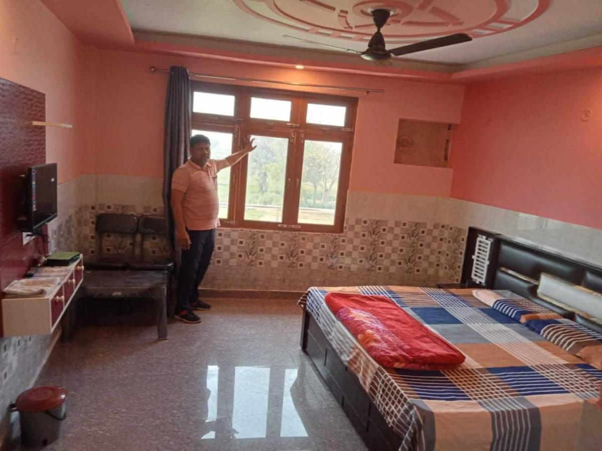 OYO Home Bankey Bihari Hotel - Housity