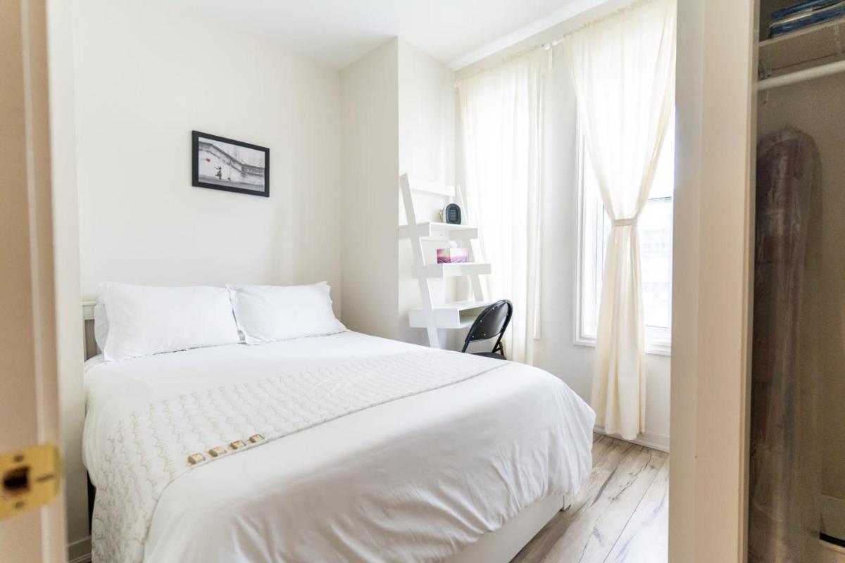 Modern 1 Bedroom apartment with in-suite laundry - Housity
