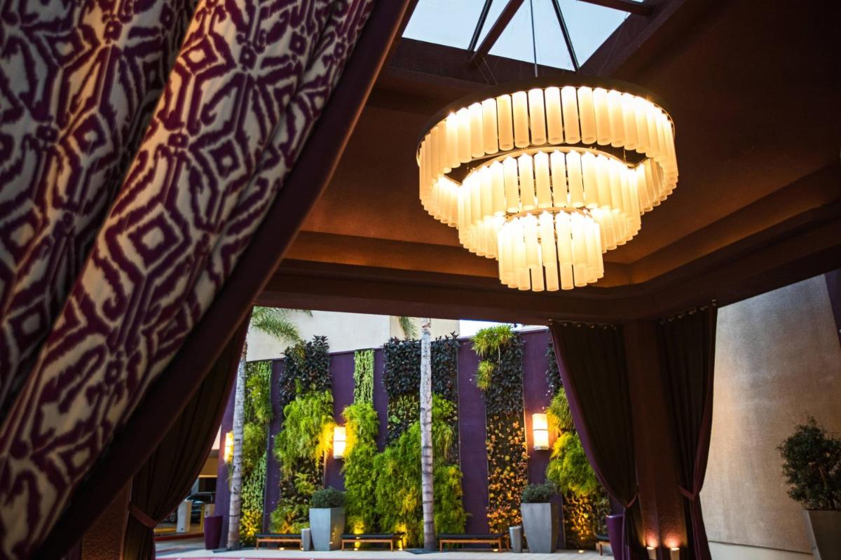 Avenue of the Arts Costa Mesa, a Tribute Portfolio Hotel - Housity