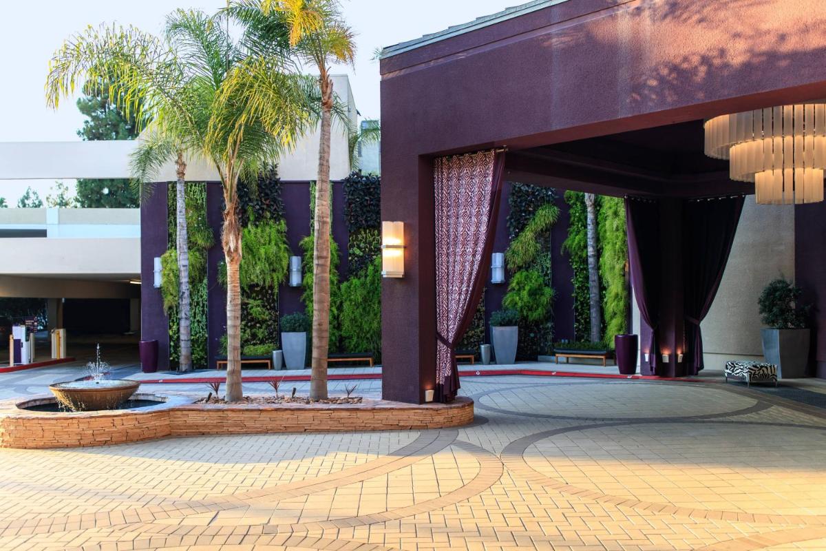 Avenue of the Arts Costa Mesa, a Tribute Portfolio Hotel - Housity