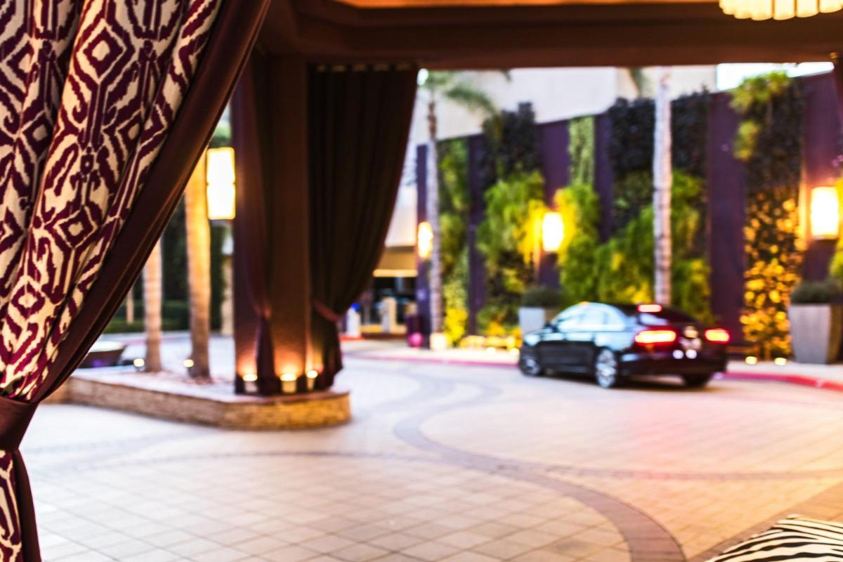 Avenue of the Arts Costa Mesa, a Tribute Portfolio Hotel - Housity