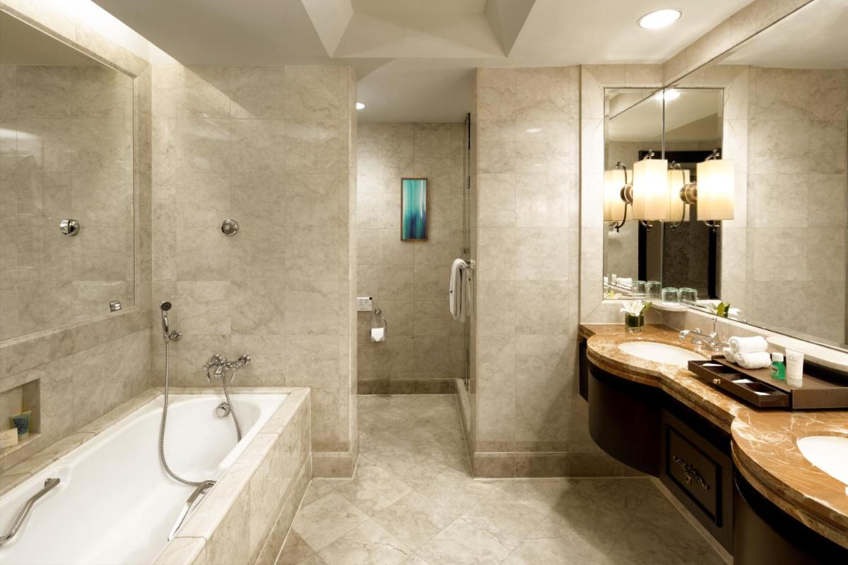 AYANA Midplaza Jakarta - Housity