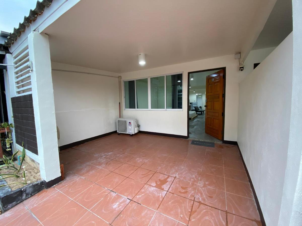 Studio townhouse near Airport and old town Chiang Mai - Housity
