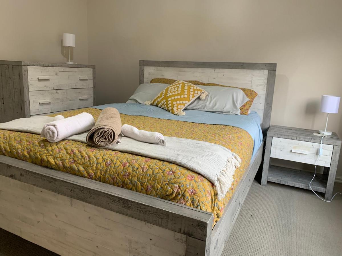 Everything within walking distance - 3 bed rooms entire house - Housity