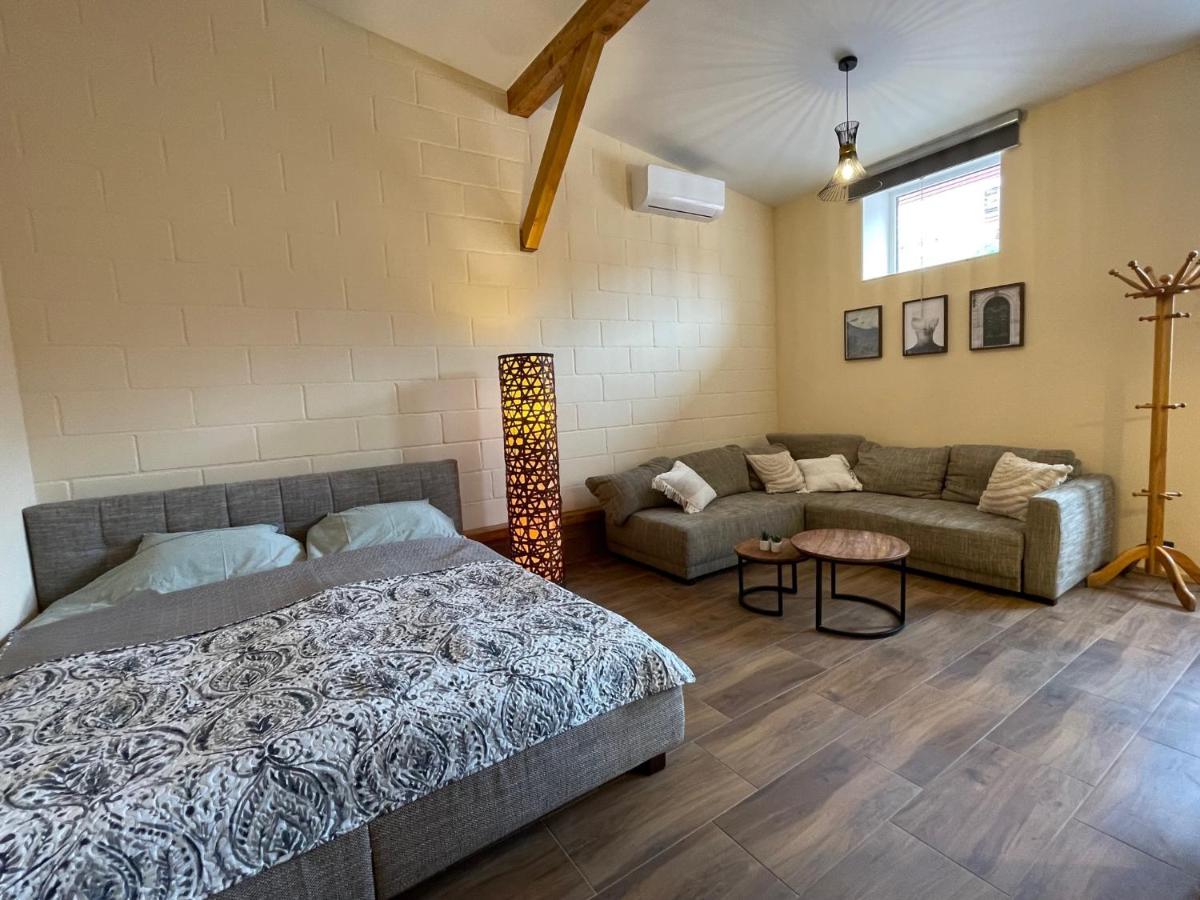 Karlsons Holiday - Housity