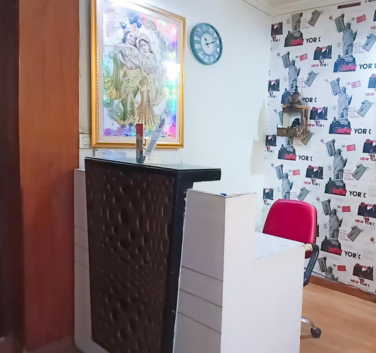 Roomshala 069 Harshi Residency - Janankpuri - Housity