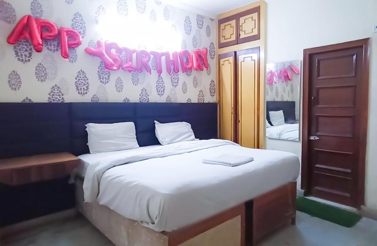Roomshala 069 Harshi Residency - Janankpuri - Housity