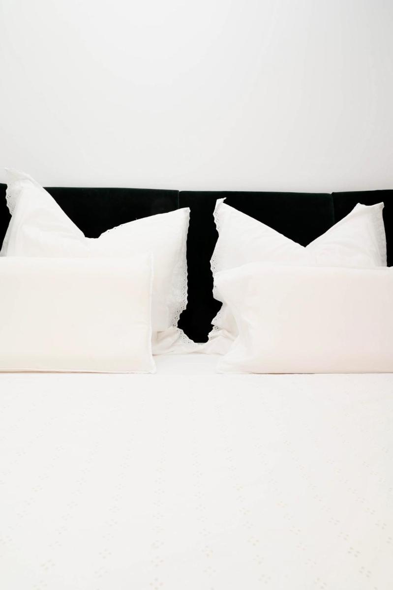 Dreambed 1 - Housity