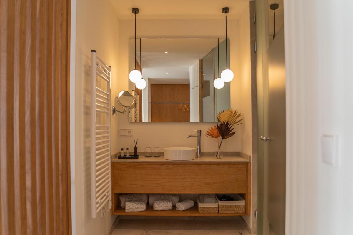 Un baño de Nema Boutique Hotel & Spa