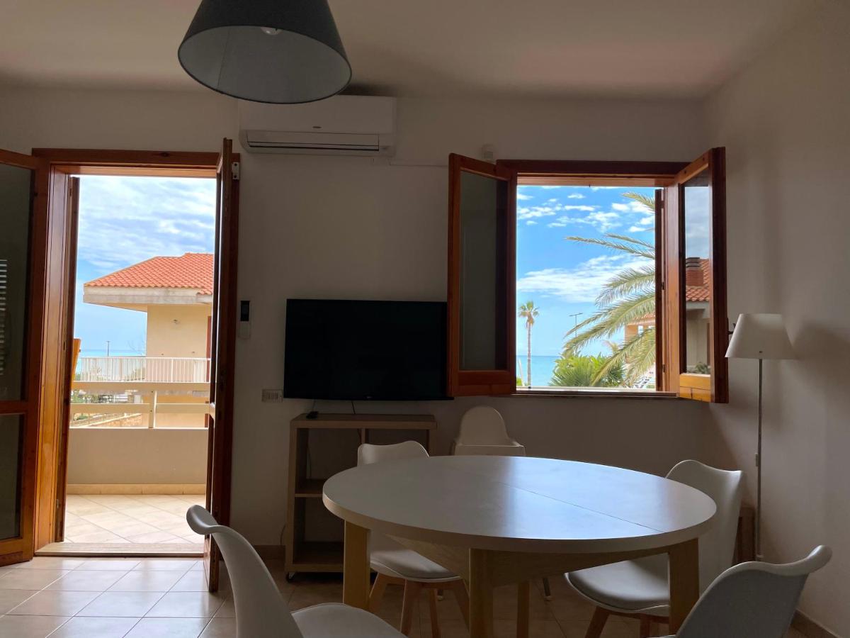 BeachFront Rooms Marina di Ragusa - Housity