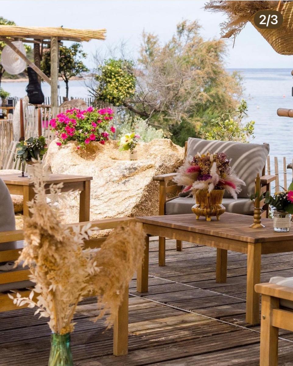 Villa Terra Casanova pieds dans l'eau à 20 mn d Ajaccio - Housity