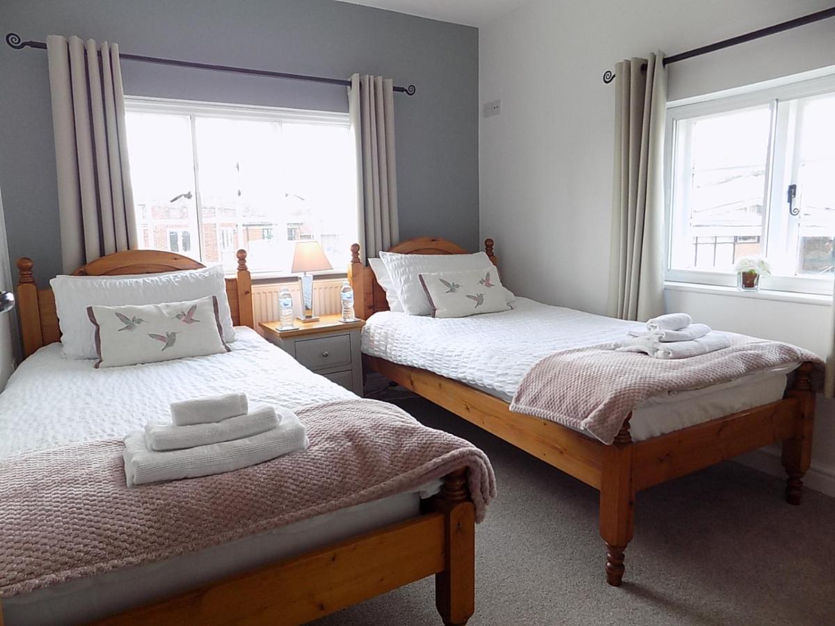 Double Award Winning 1700's Grd 2 listed cottage near Stonehenge - Housity