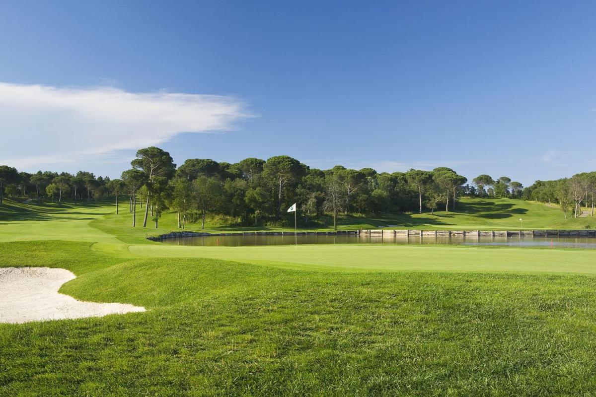 Instalaciones para jugar al golf en el hotel o alrededores