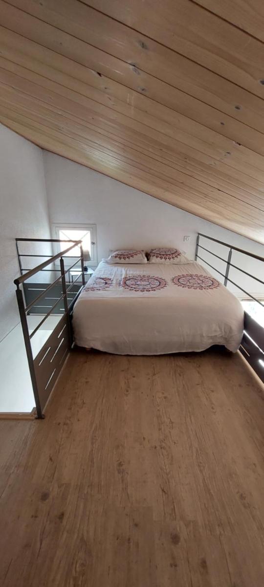Appartement meublé, à 200 mètre de la plage - Housity