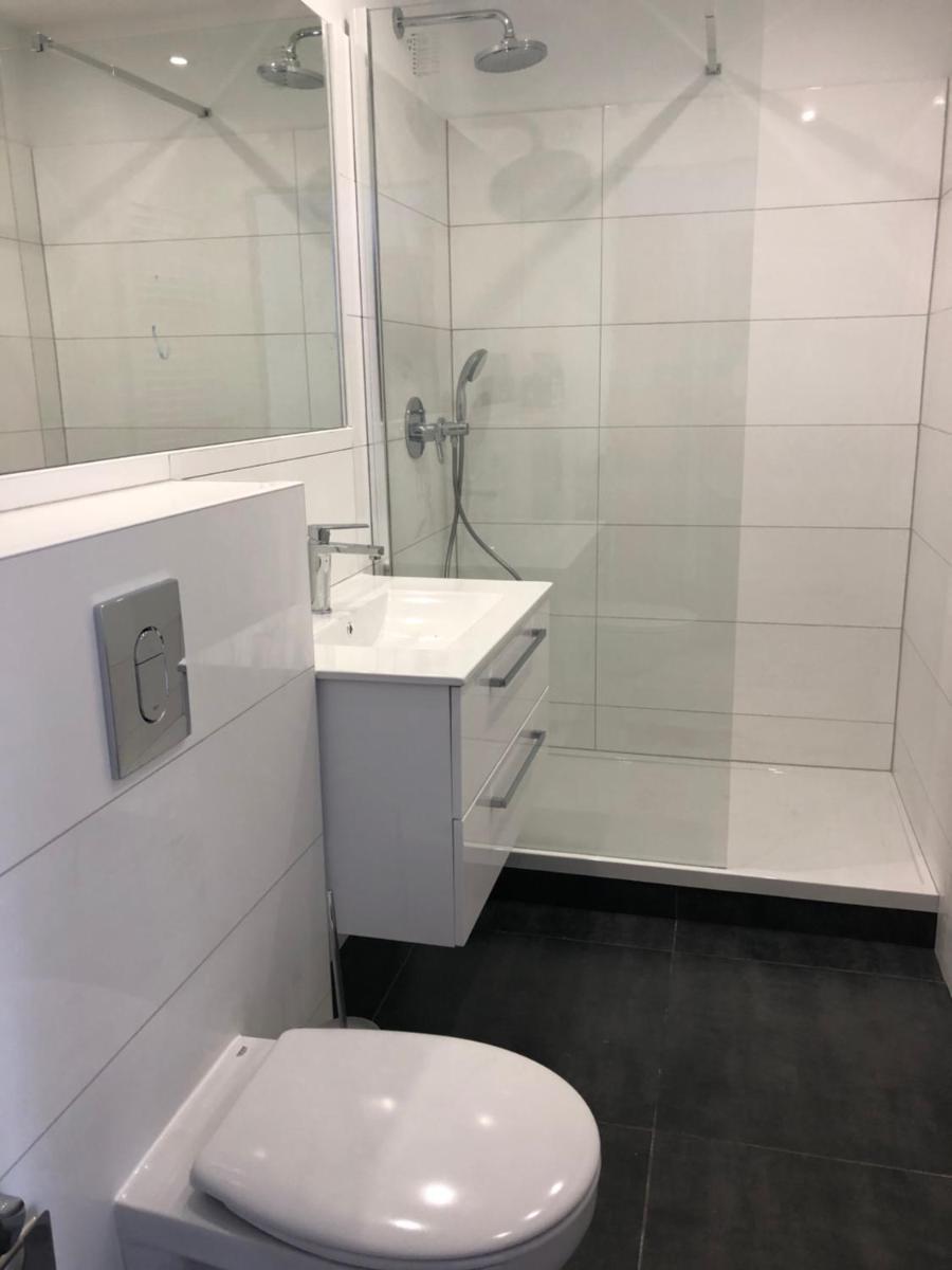 Dom Pod Sosnami - Housity