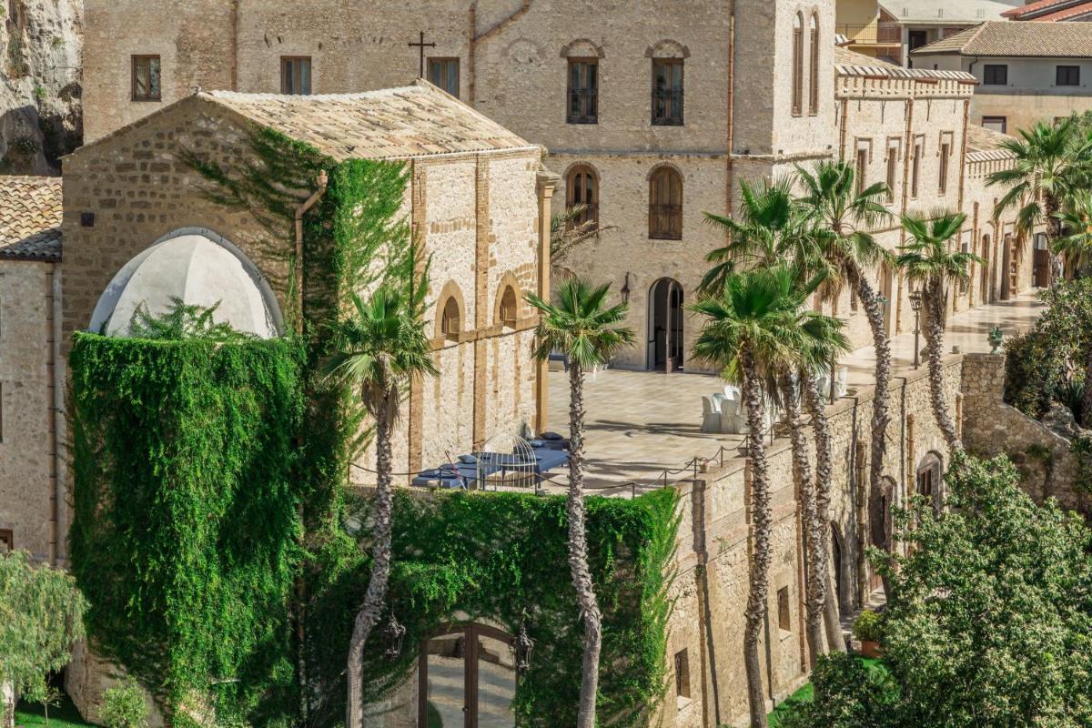 Castello Ducale Colonna Resort - Housity