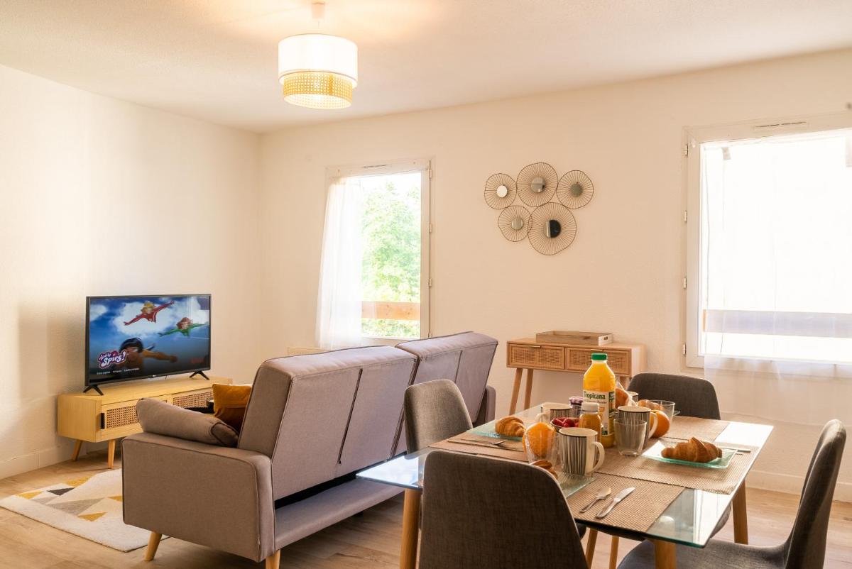 Duplex Lafargue Game Room Baby Foot Salle de sport jeux de société - Housity