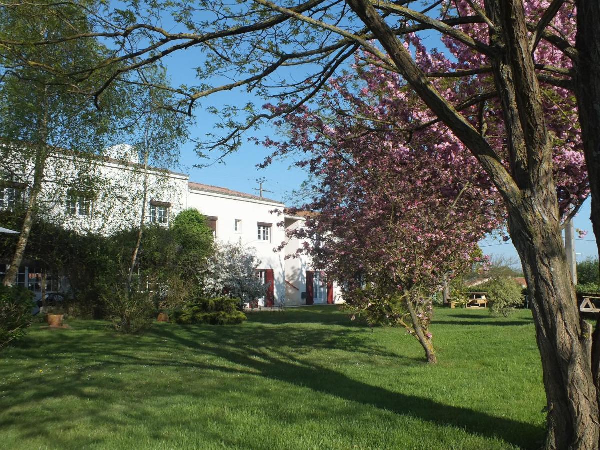 Le Mareuillais Hotel-Restaurant - Housity