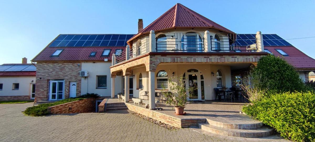 Village Garden Family Guest House - Housity