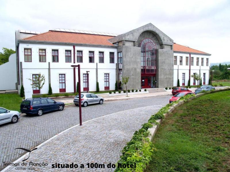 O edifício onde o hotel está situado