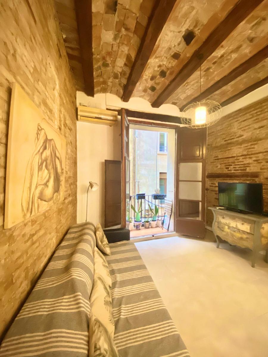 Valencia Home - Housity