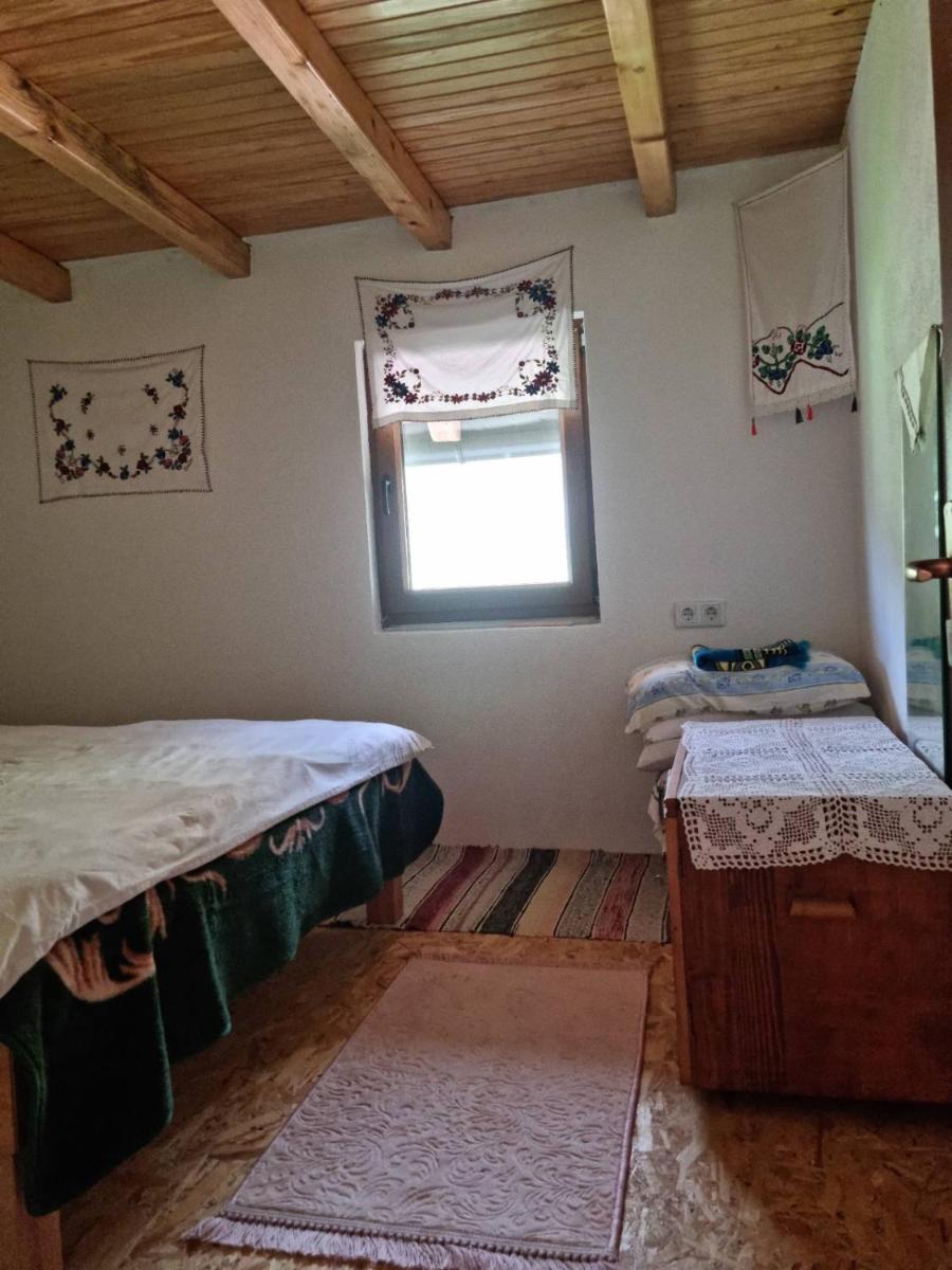 Kapija Lukomir - Housity