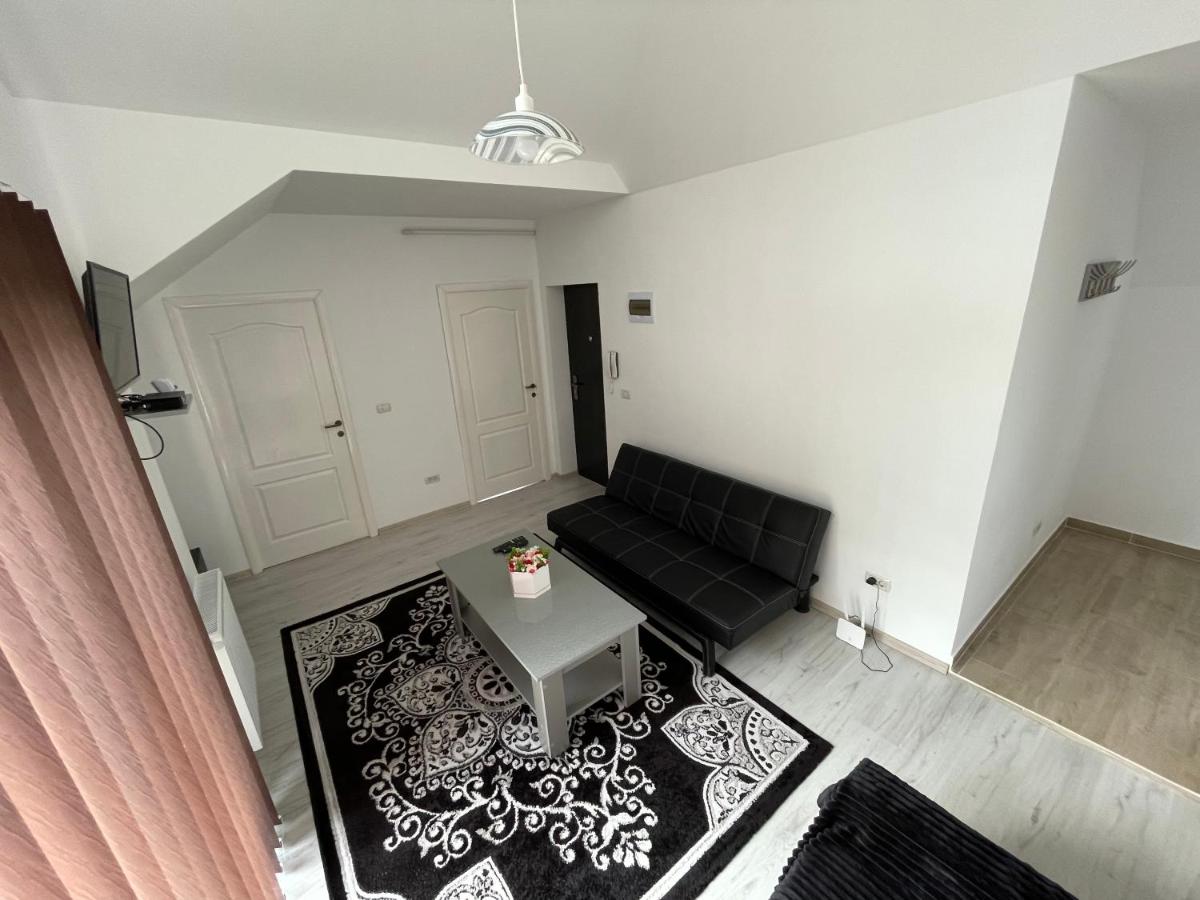 Rebeca Apartament - Housity