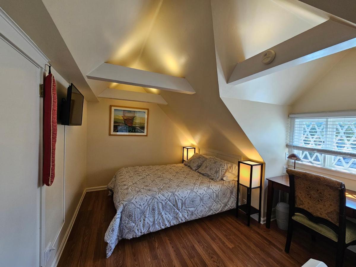 Charming Montecito Vacation Rental - Housity