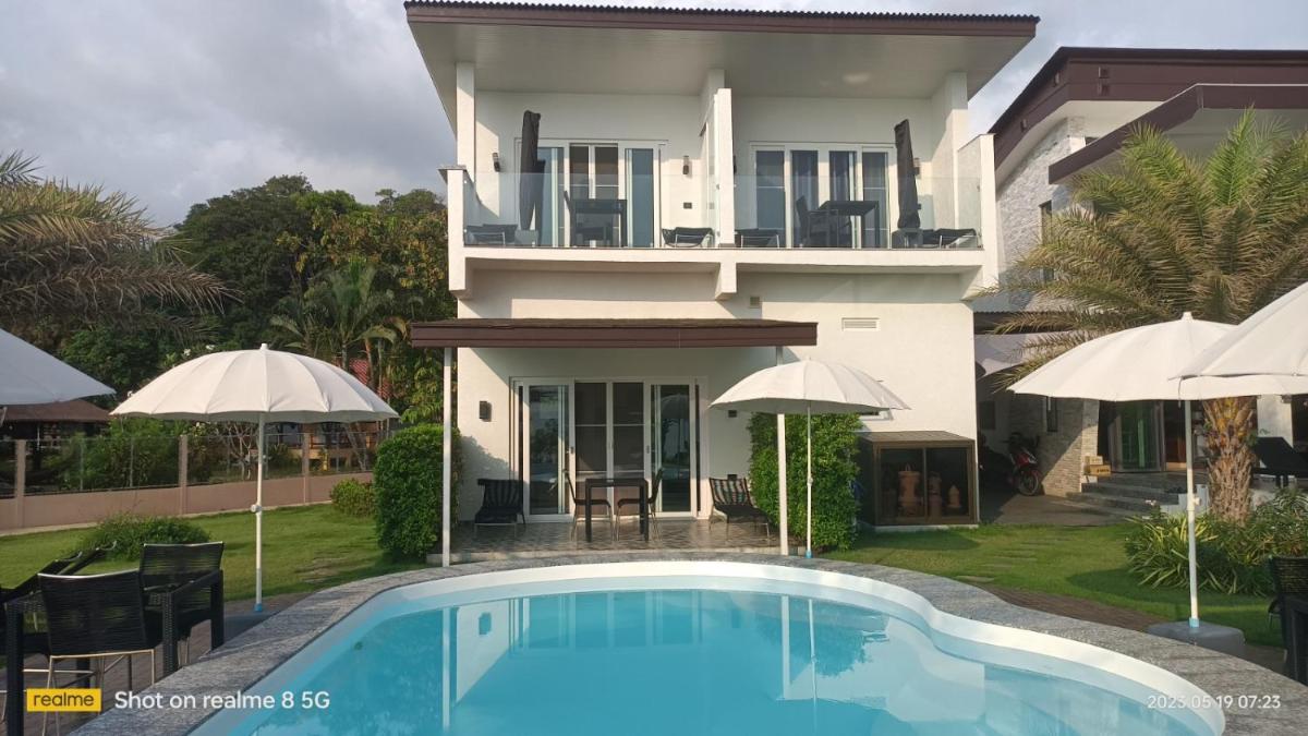 Beachfront Pool Villa and Apartment - Housity