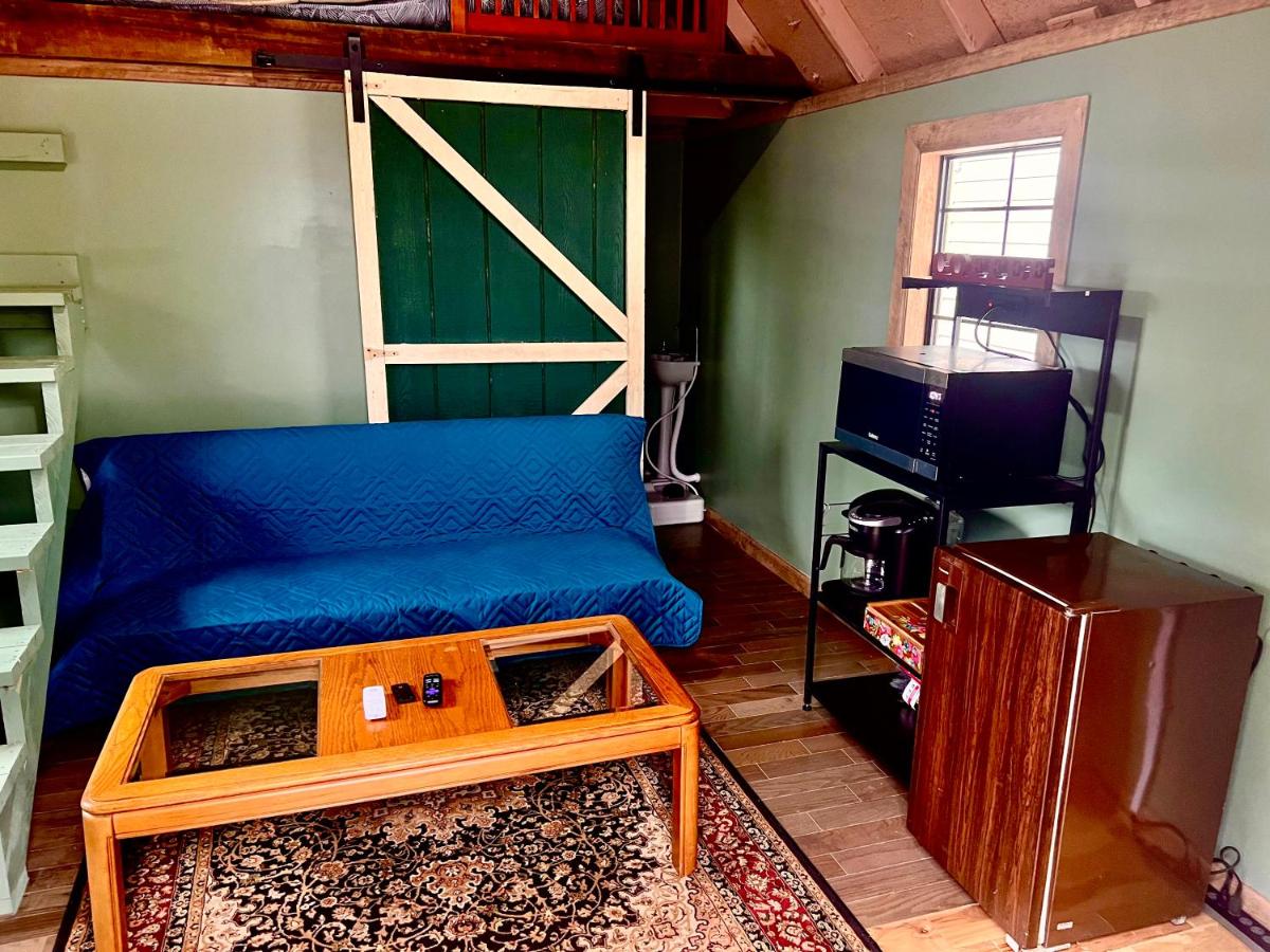 Swift Hollow Memories - Housity