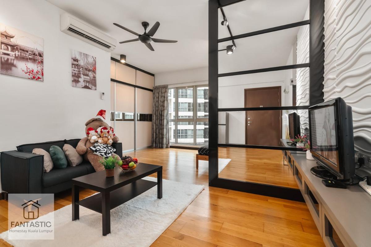 Suitetrails - Regalia Residence by FANTASTIC